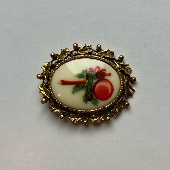 Vintage Christmas Brooch - Picture 2 of 3